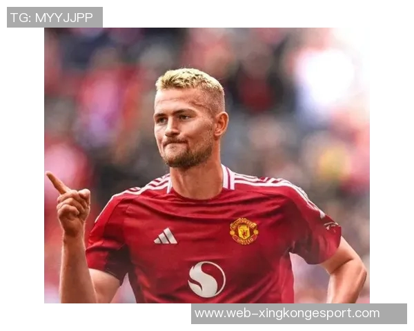 曼联官方盛赞德里赫特本赛季唯一全勤球员展现出色表现